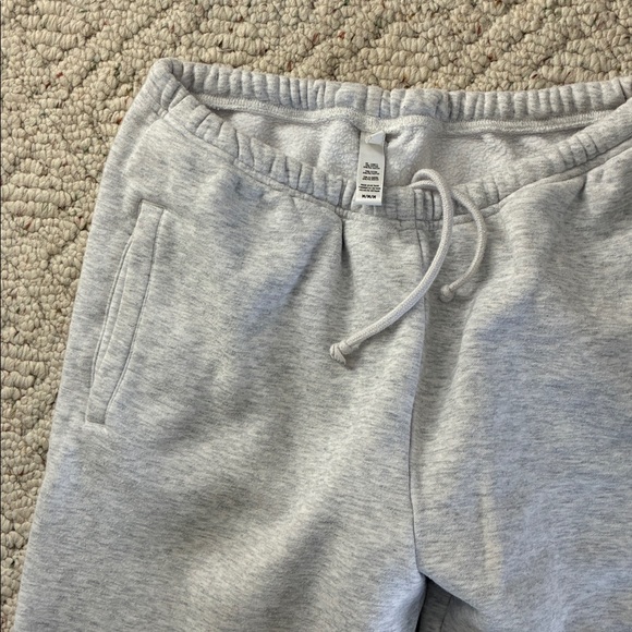 SKIMS Light Heather Gray Cotton Fleece Classic Jogger Sweatpants - Picture 10 of 14